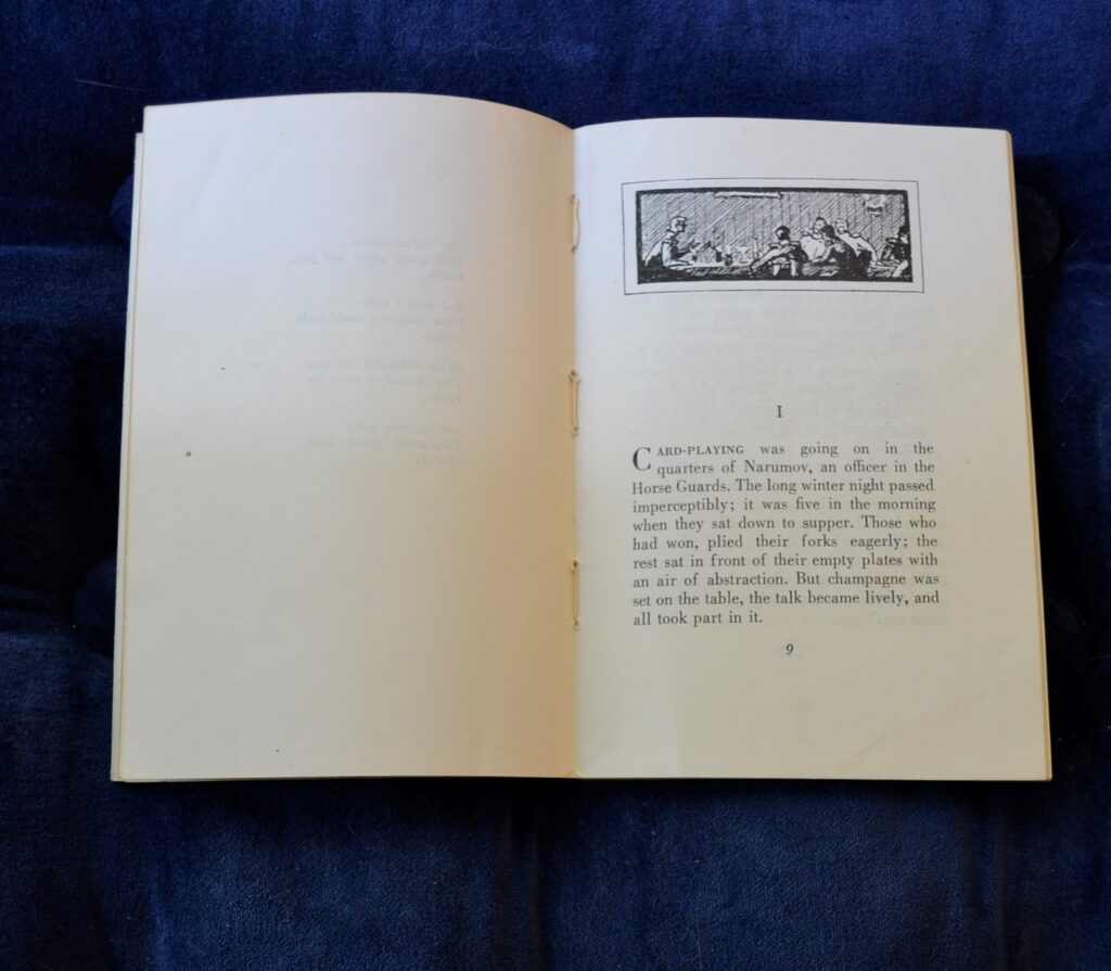 The illustrated interior of a 1960 edition of The Queen of Spades.